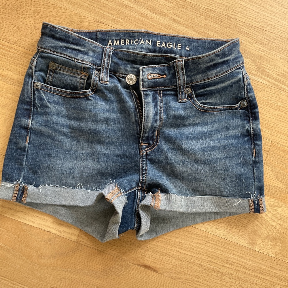 American Eagle high rise shortie. 000 perfect condition